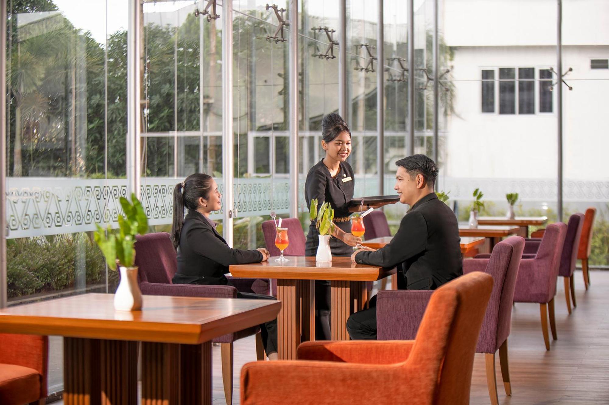 Swiss-Belhotel Danum Palangkaraya Exteriér fotografie